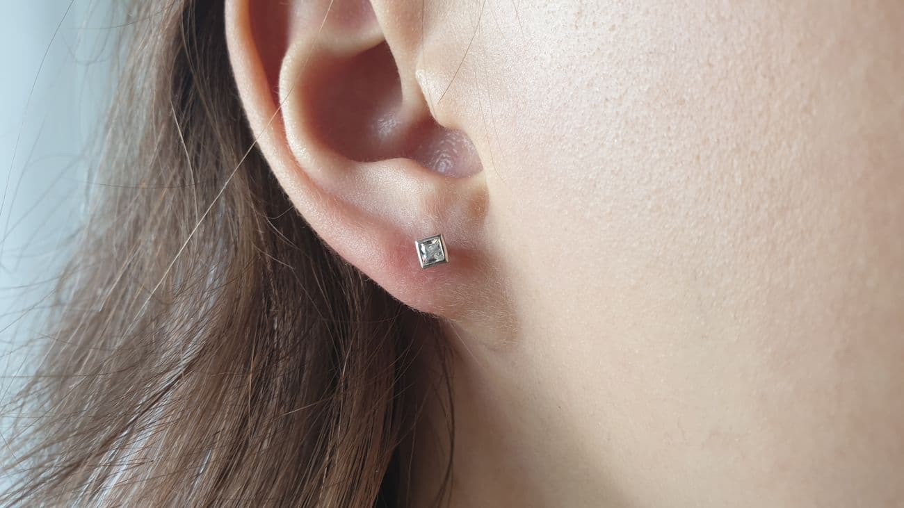 Stříbrné náušnice šroubovací - čtverečky 3,5 mm - ZB53907 - náhled 3
