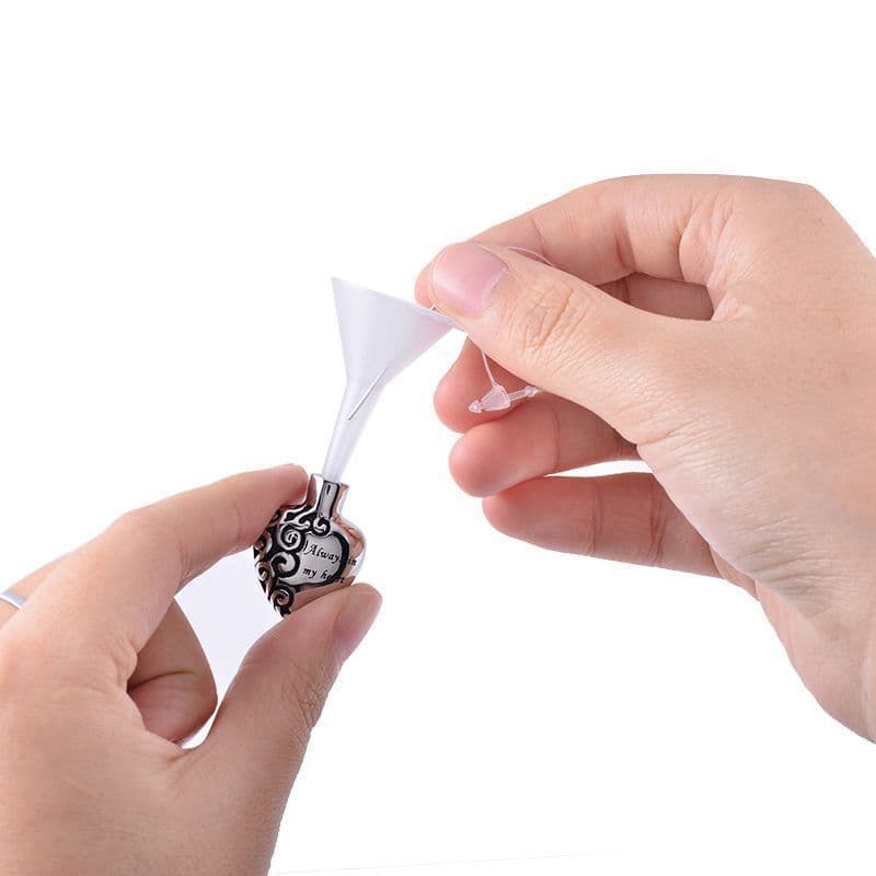 Náhrdelník - pamětní přívěsek, pietní přívěsek, přívěsek na popel srdce s tlapkou - náhled 3