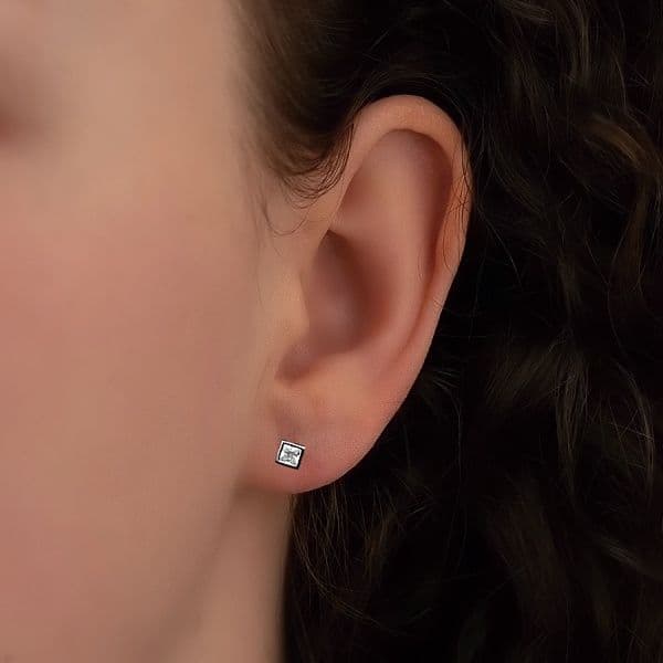 Stříbrné náušnice šroubovací - čtverečky 3,5 mm - ZB53907 - náhled 5