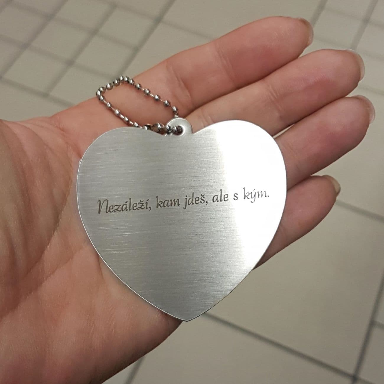 S4U Ocelové kapesní zrcátko srdíčko, červené pouzdro - KZ013 - náhled 5